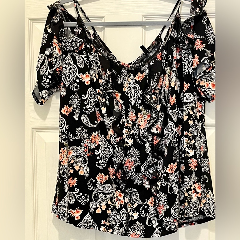 White House Black Market open shoulder top XL